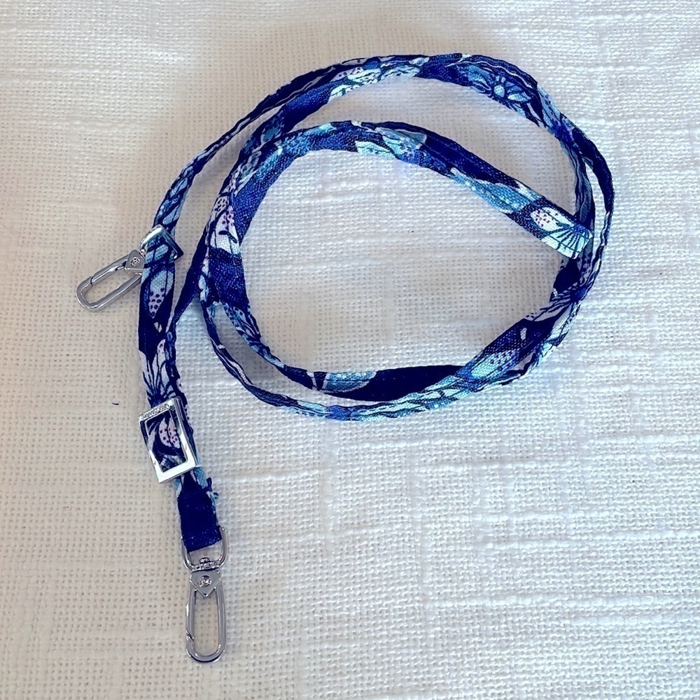 Vera Bradley adjustable Id clip lanyard navy blue floral